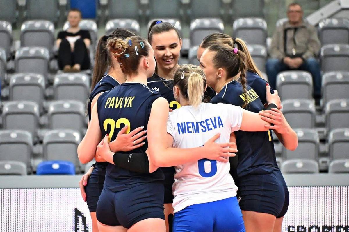 Україна