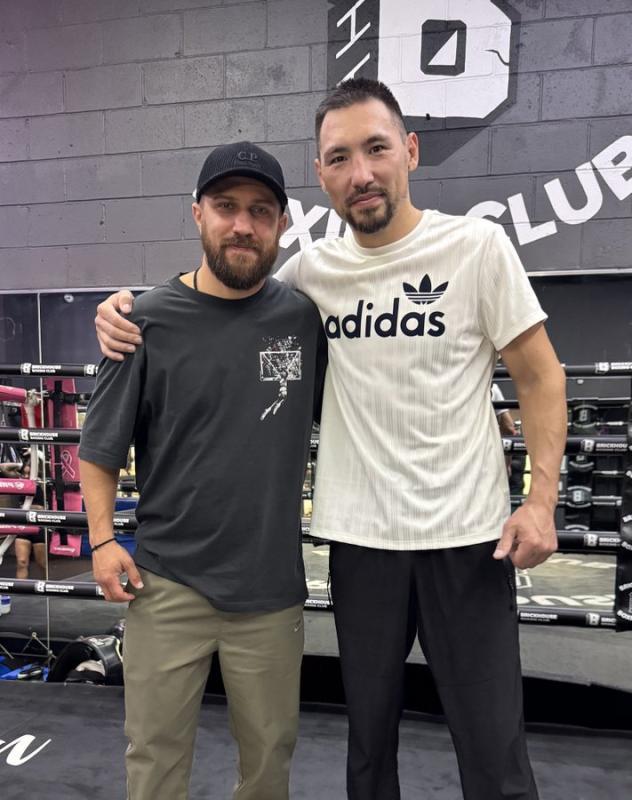 Василь Ломаченко та Жанібек Алімханули