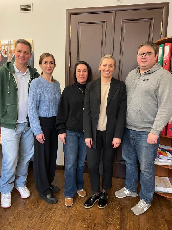 пліч о пліч